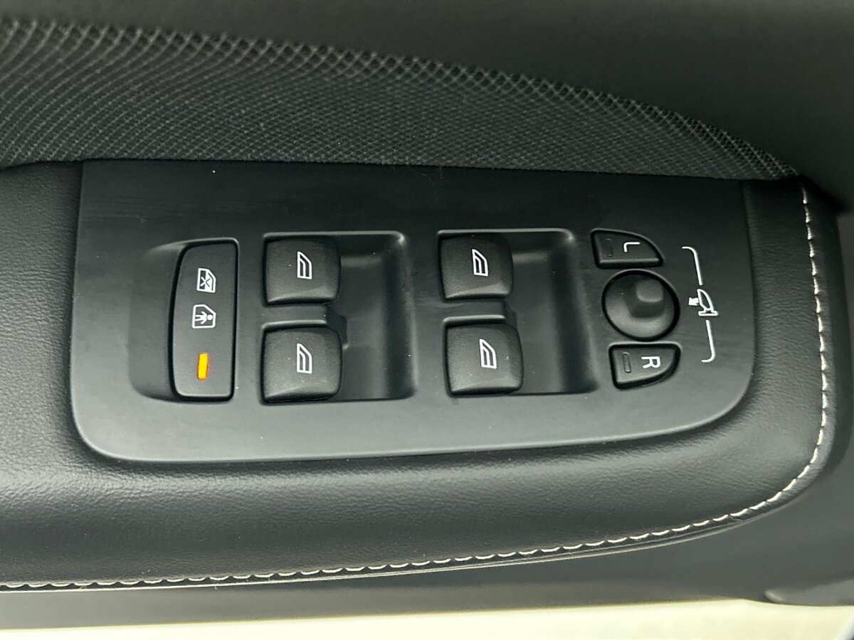 46737831 volvo v60 2 0 t6 awd plus dark 360a camera trekhaak panoramadak 66