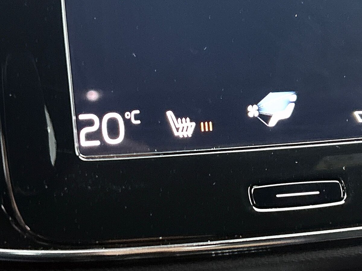 46990970 volvo xc40 1 5 t4 recharge r design 9