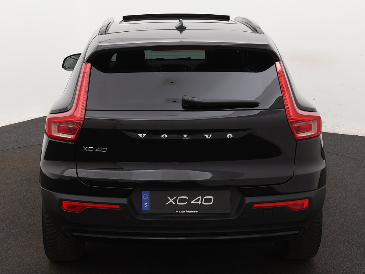 35007209 volvo xc40 1 5 t4 recharge ultimate dark 9 04