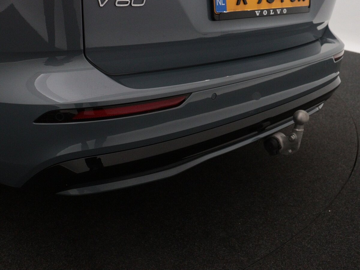 42420857 volvo v60 2 0 b3 plus dark panoramadak harman kardon trekhaak 360 509011
