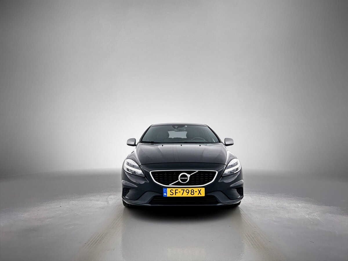 44488210 volvo v40 2 0 t4 business sport 5 01
