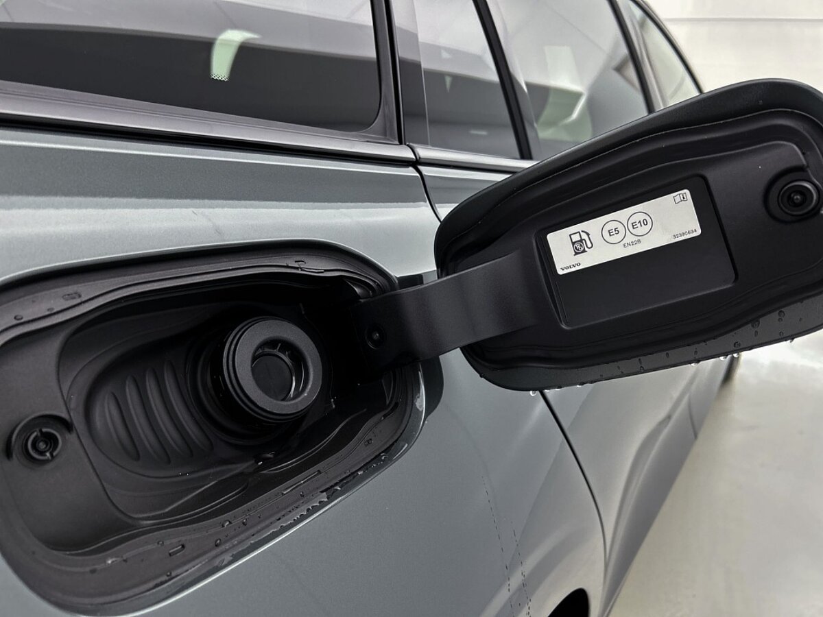 48563053 volvo v60 t6 plus dark panoramadak 19 velgen gentint glas 35