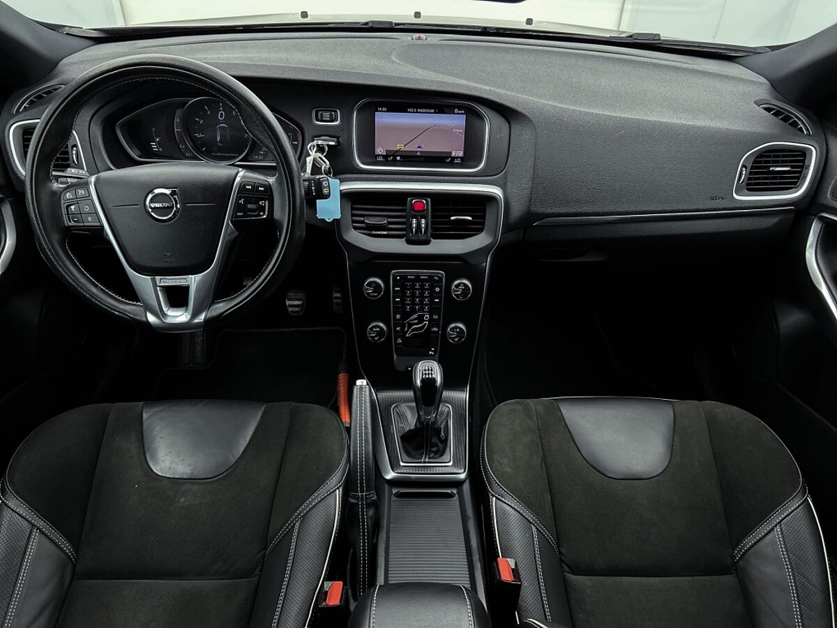 44488210 volvo v40 2 0 t4 business sport 6 02