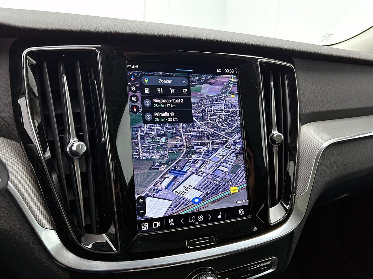 45734638 volvo v60 b4 plus dark 19 lm panoramadak 448098