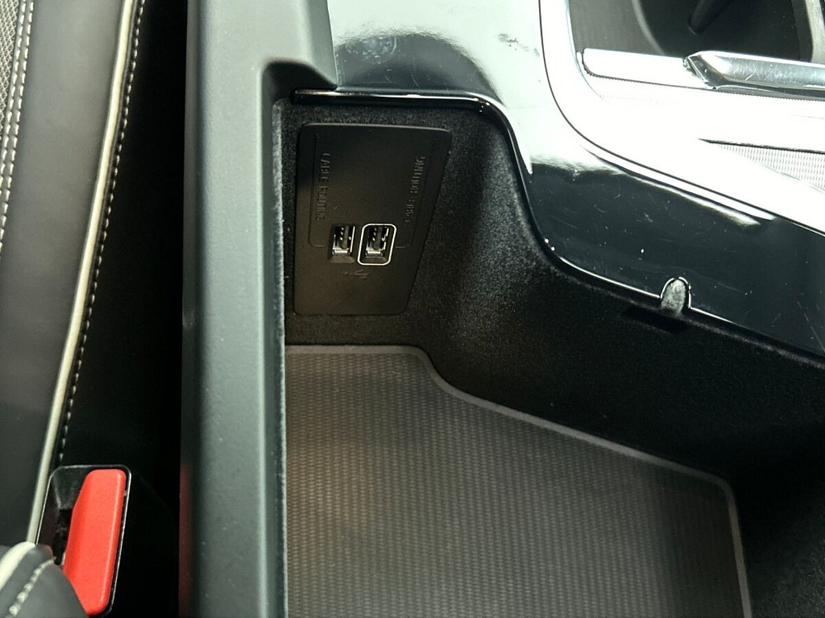 49295812 volvo xc60 2 0 t8 recharge r design 49