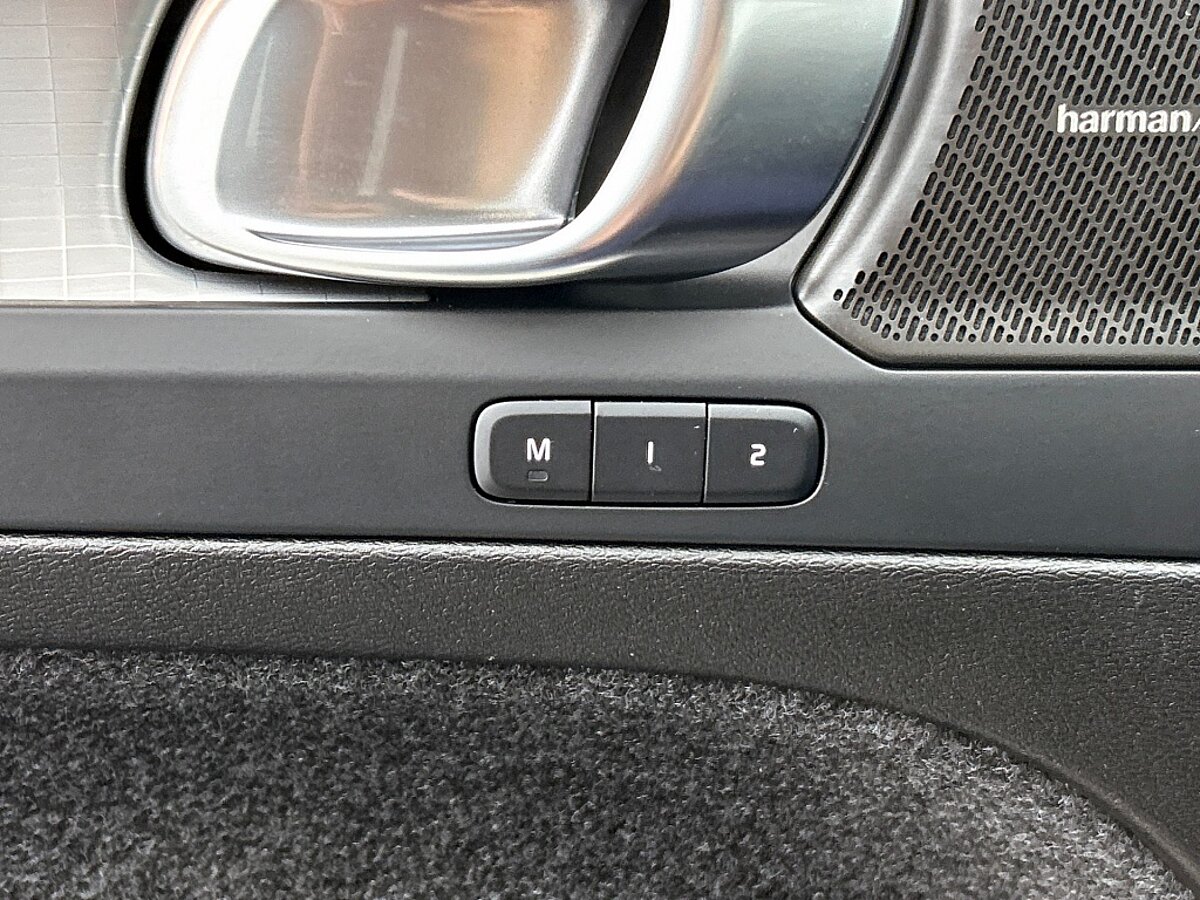 48947583 volvo xc40 2 0 b4 plus dark trekhaak harman kardon 06