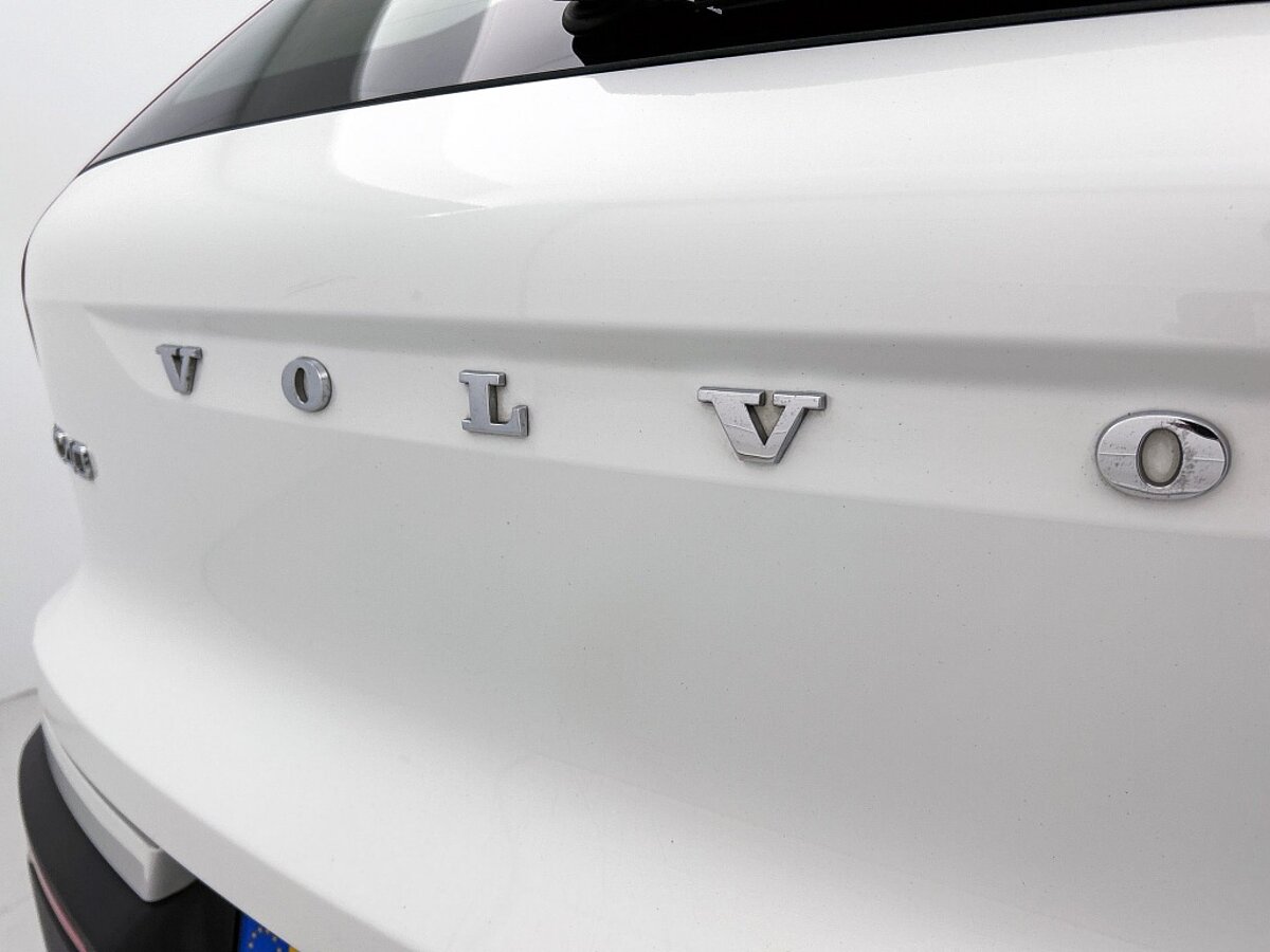 49567384 volvo xc40 2 0 t5 awd r design intro edition 09