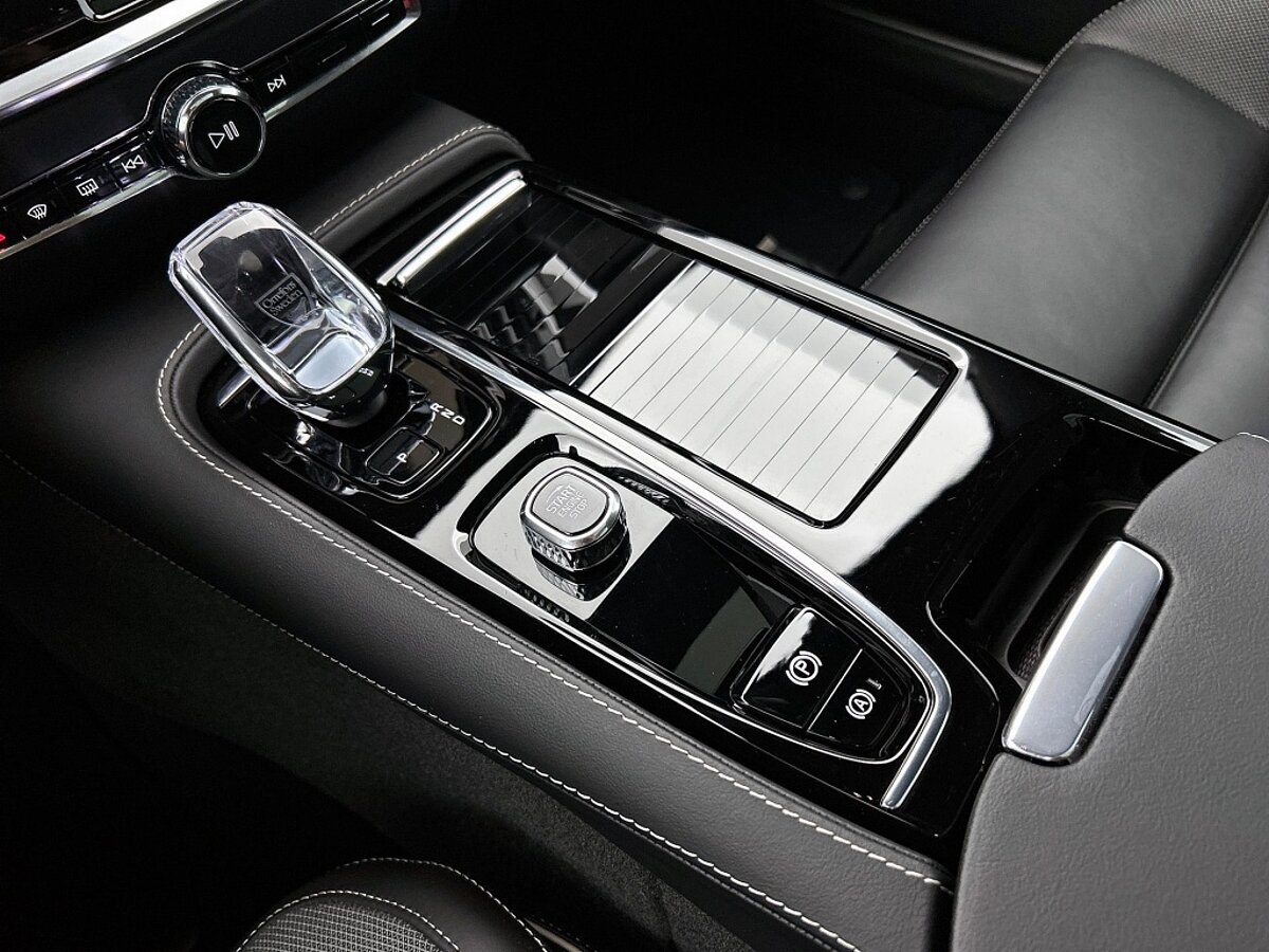 45850012 volvo v60 2 0 t6 awd plus dark pano dak trekhaak 9 04