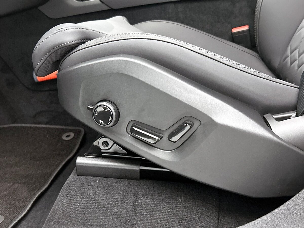 47542004 volvo xc90 xc90 t8 awd ultra dark luchtvering trekhaak 42