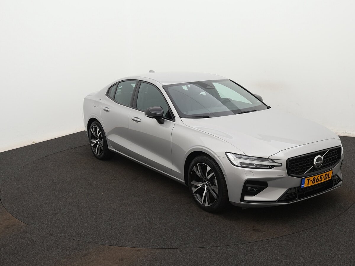37256560 volvo s60 2 0 b4 plus dark lederen bekleding 360 camera e820d1