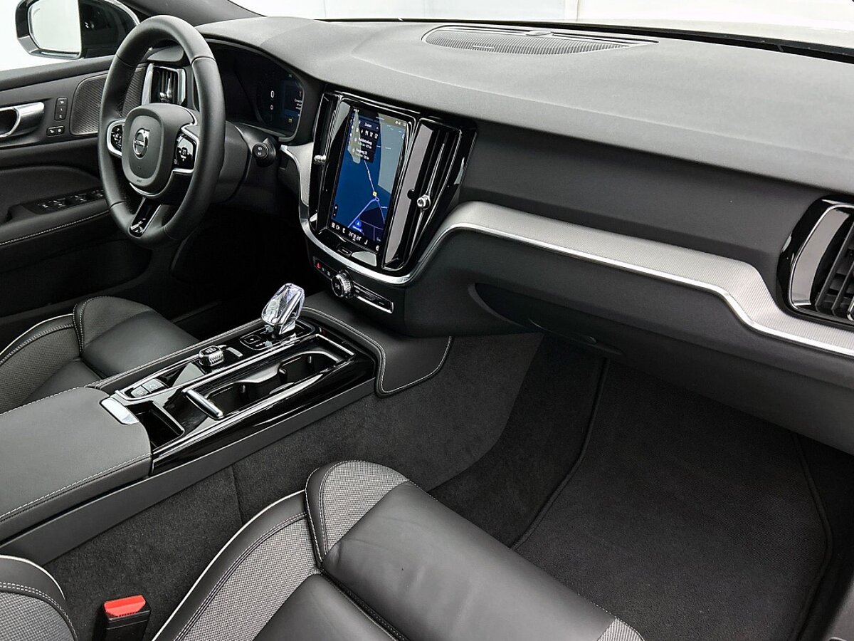 47633975 volvo v60 2 0 t6 plus dark trekhaak sport leder 360 blis pilot 56