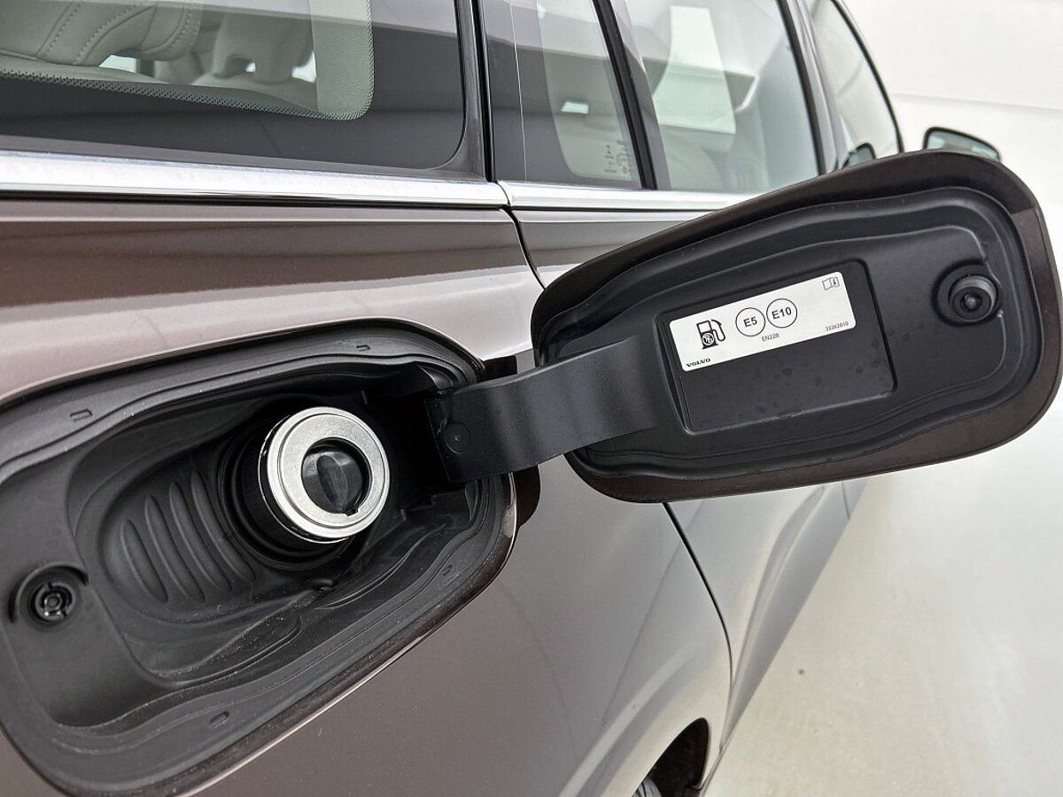 49484399 volvo v60 t5 momentum climate pack pilot assist camera h k blis 27