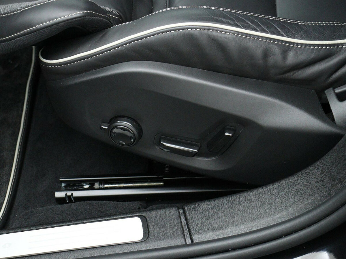 34202865 volvo s60 2 0 b3 r design panoramadak harman kardon voorruitverwarmi 6716d6