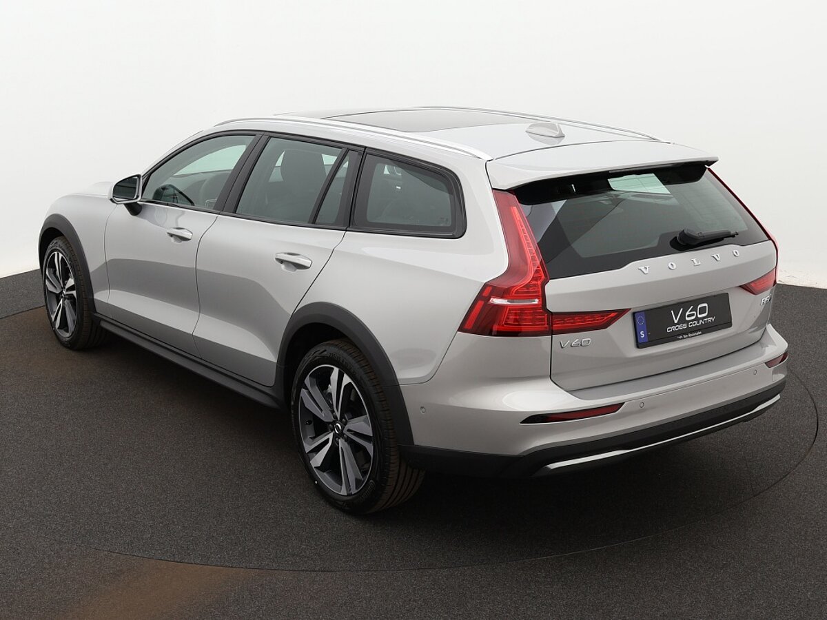 34285528 volvo v60 2 0 b5 cross country awd ultimate panorama dak 360 graden ca 3 02