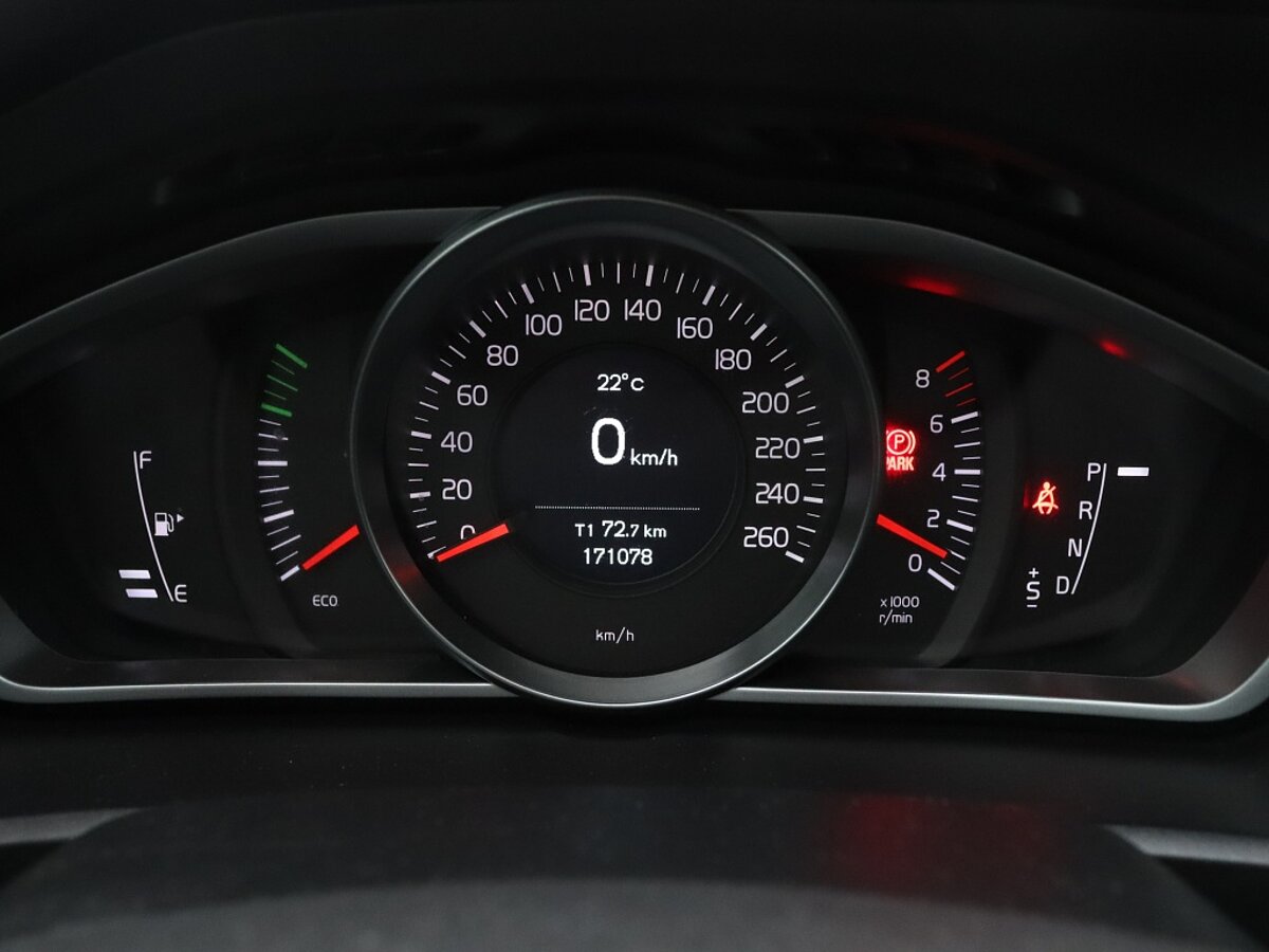 35701724 volvo v40 1 5 t2 polar 62