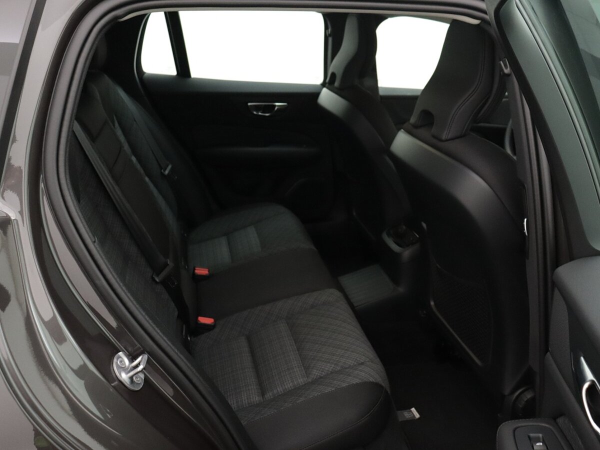 39204316 volvo v60 2 0 t6 awd essential edition adaptive cruise stoelverwarming cfccd7