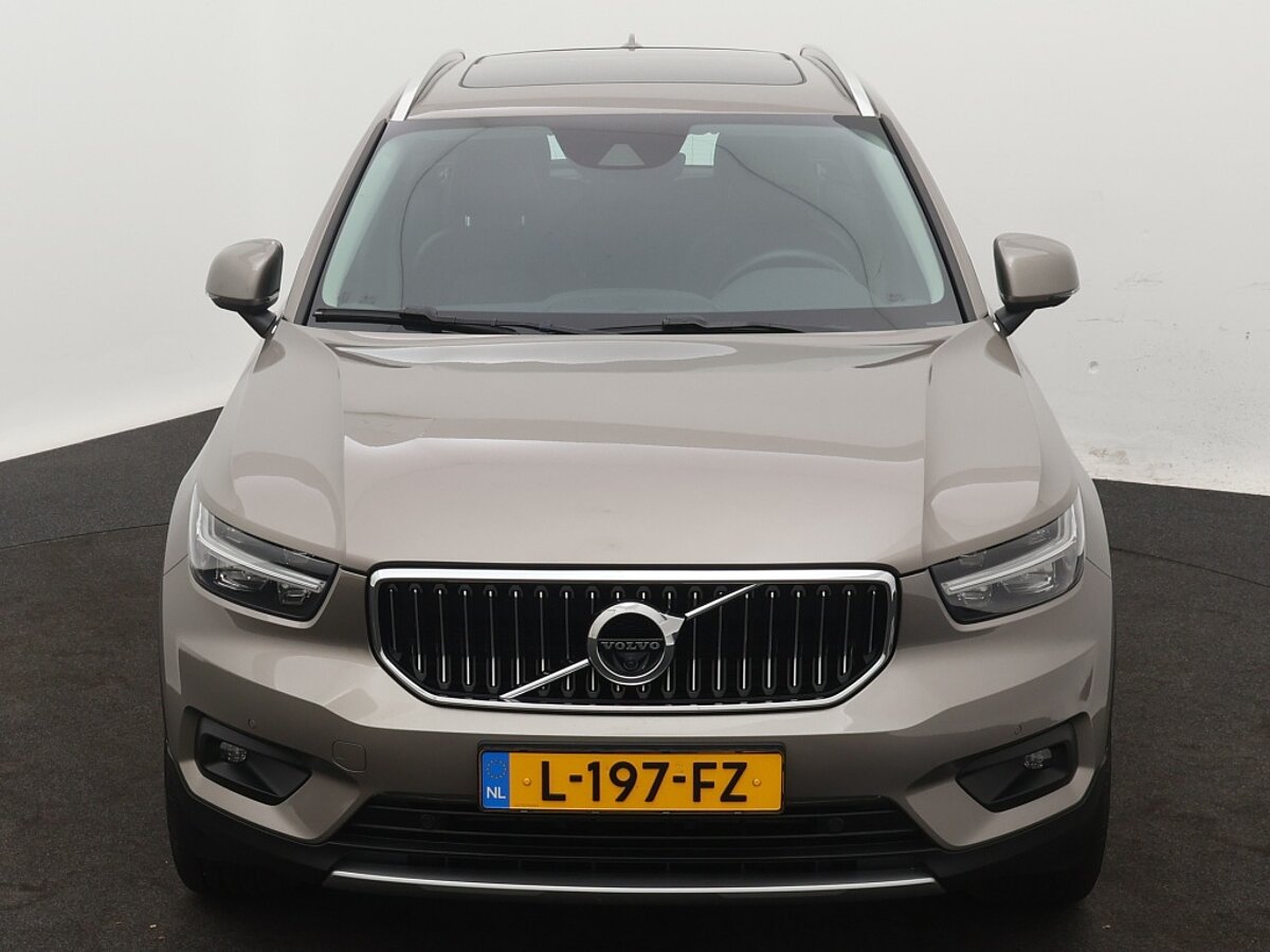 44136153 volvo xc40 1 5 t3 inscription 8