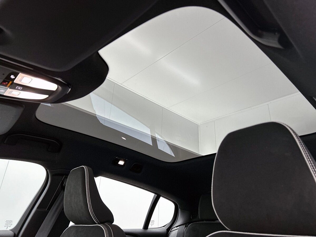 46536156 volvo ec40 extended range plus black edition 82kwh 86