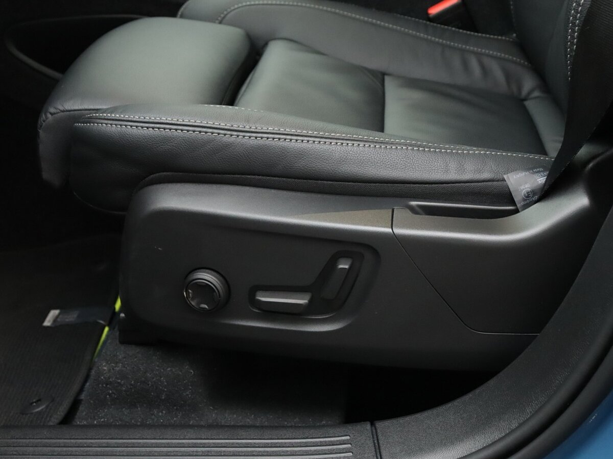 35531406 volvo xc40 1 5 t5 recharge ultimate dark f9e1e5
