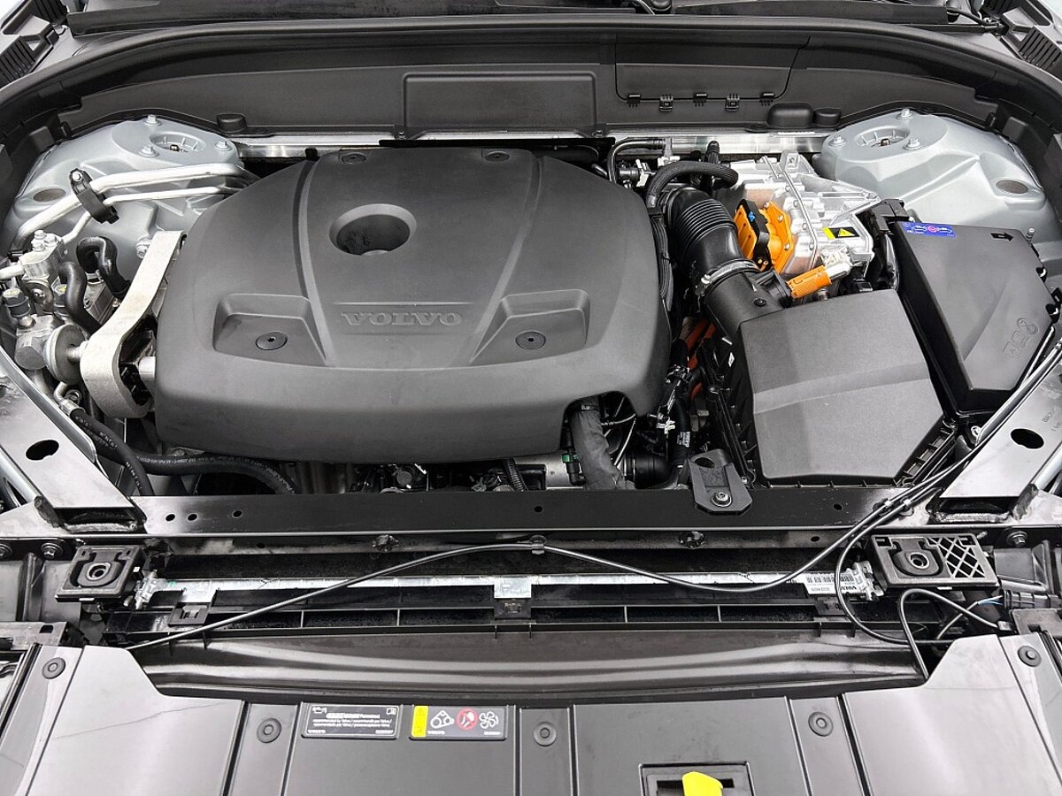 43680818 volvo xc60 2 0 t8 awd plus dark harman kardon ebab04