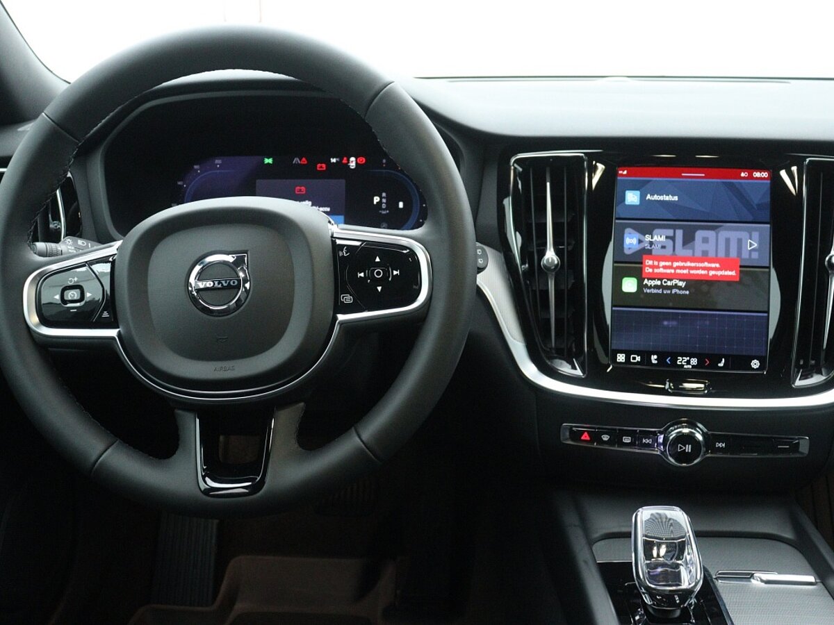 43755968 volvo v60 2 0 b3 plus dark sportstoelen zwarte hemel camera 7 14