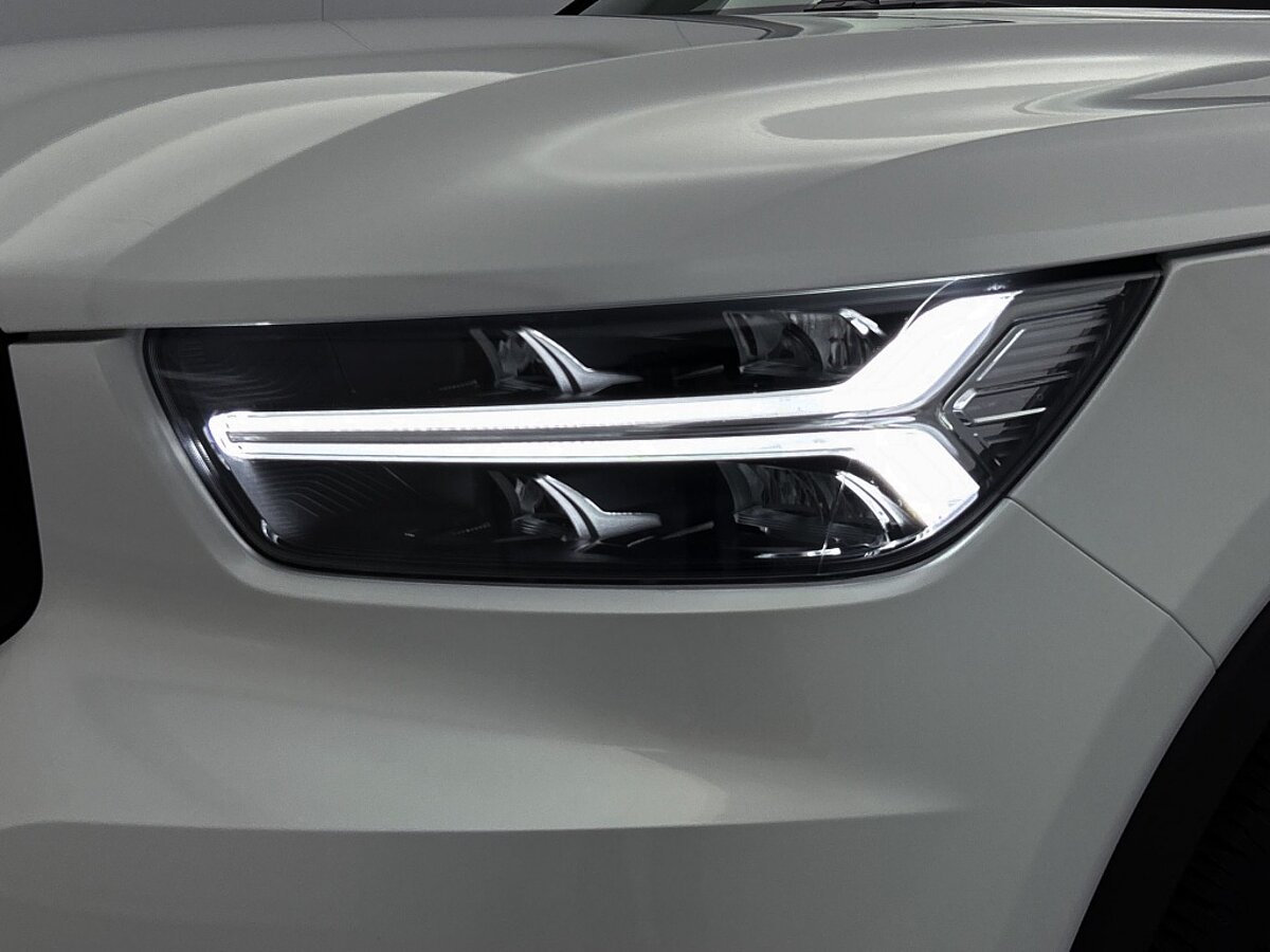 45493404 volvo xc40 1 5 t4 recharge r design panoramadak 05