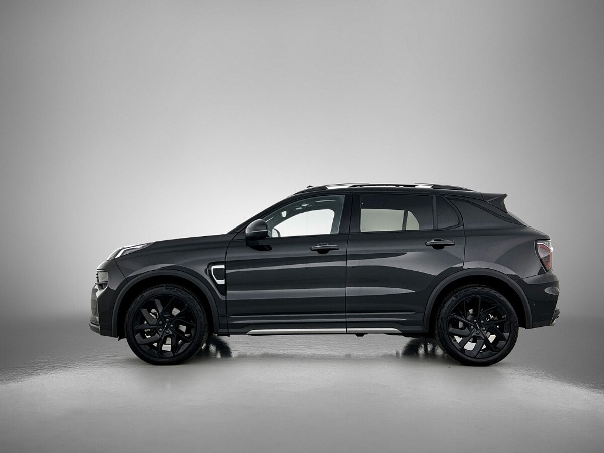 46742268 lynk co 01 1 5 phev black edition 2 04