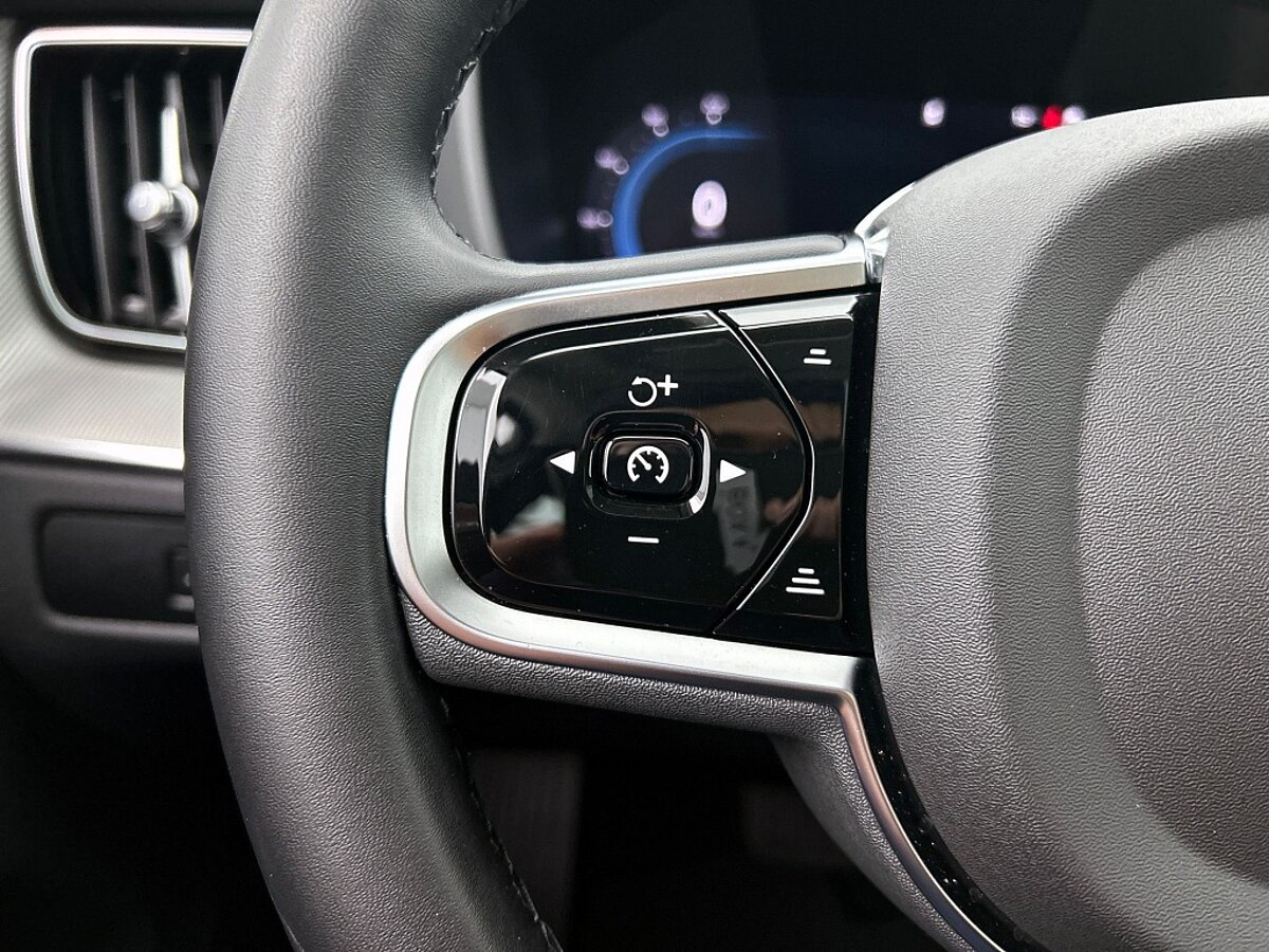 46744793 volvo xc60 2 0 t6 plus dark panorama dak all season trekhaak 6 18