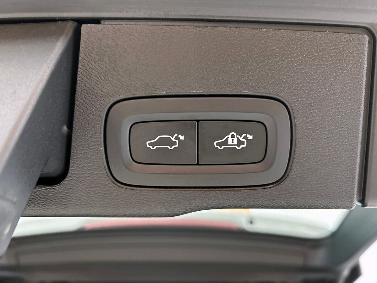 49002623 volvo xc60 2 0 t6 plus dark trekhaak 360a camera panoramadak 45