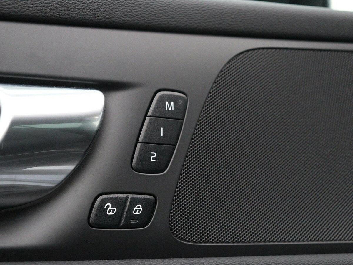 34316478 volvo s60 2 0 b3 plus dark sportstoelen parkeercamera achter 324653