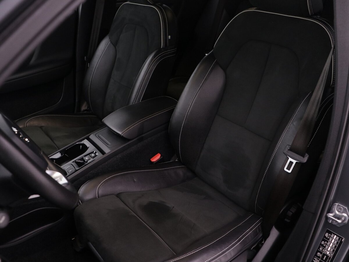35475620 volvo xc40 2 0 t4 r design 2a3195