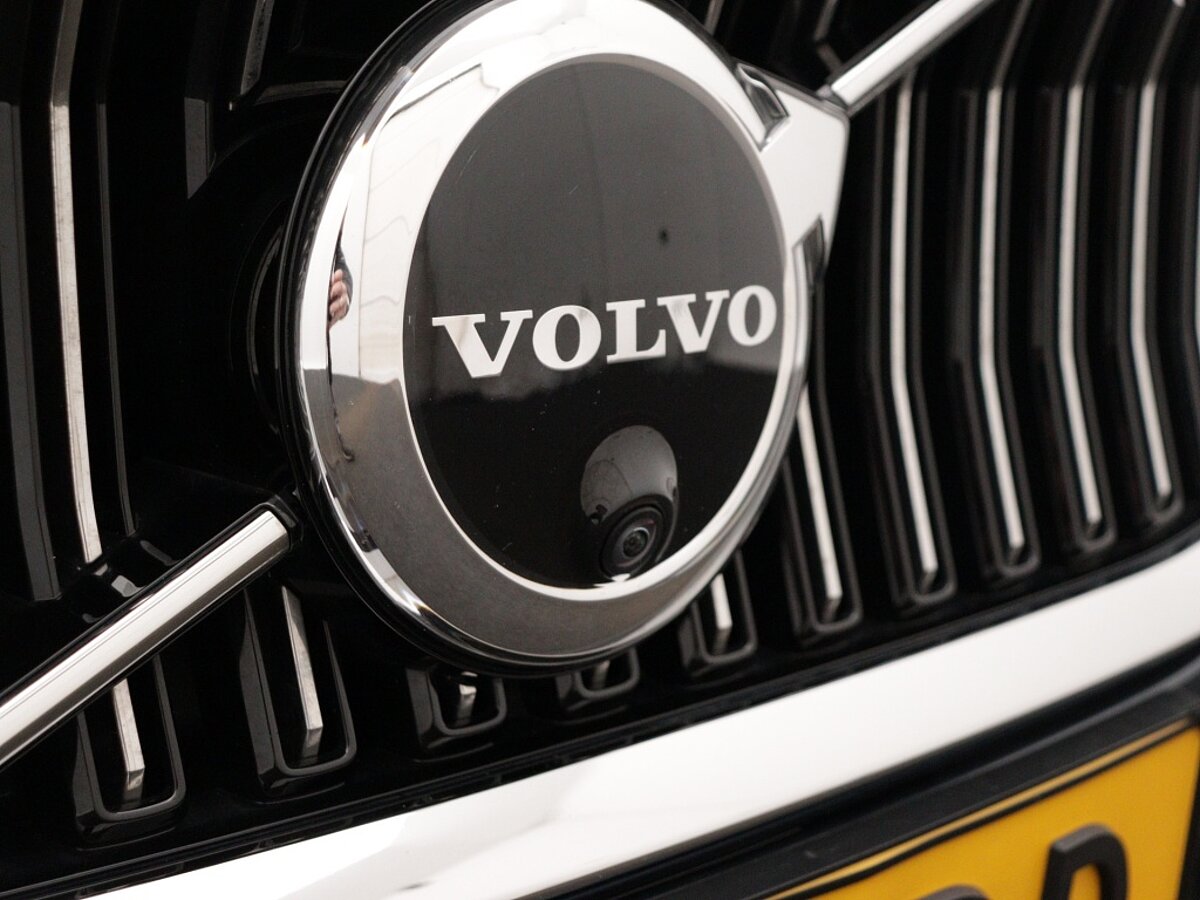 43882075 volvo v60 2 0 b4 plus bright panorama dak leder camera h k b5a515