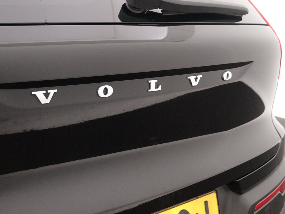 43888100 volvo xc40 2 0 b3 essential df7de1