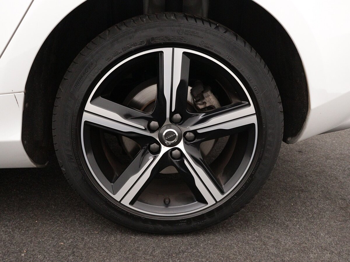 44623939 volvo v40 2 0 d3 edition 83