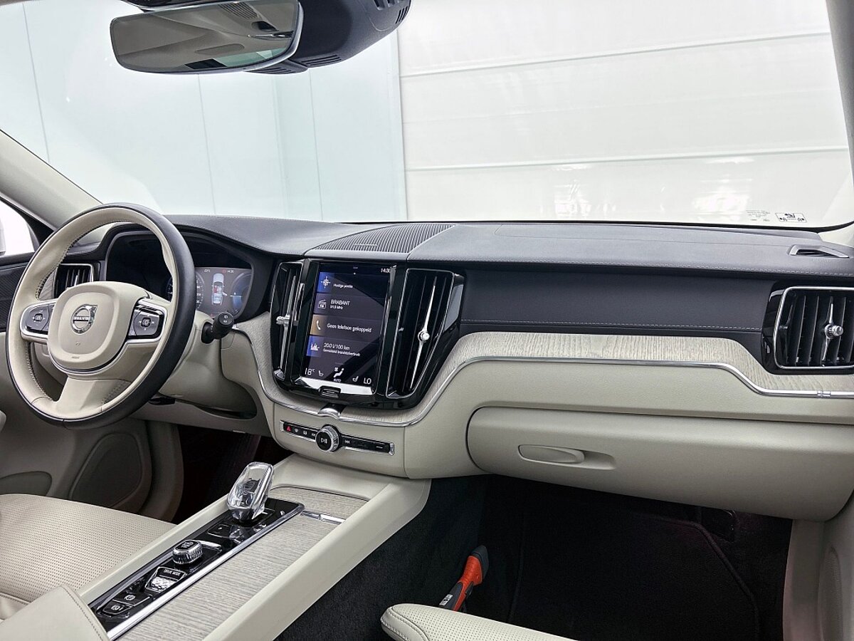 46665018 volvo xc60 2 0 t6 awd inscription 38