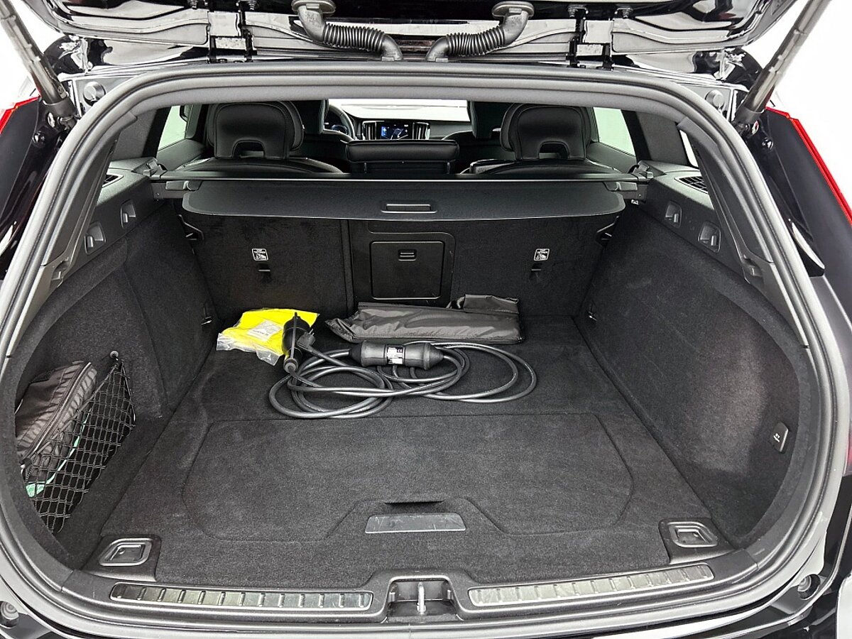 47156578 volvo v60 2 0 t6 r design pano 360 cam pilot assist trekhaak spo dca011