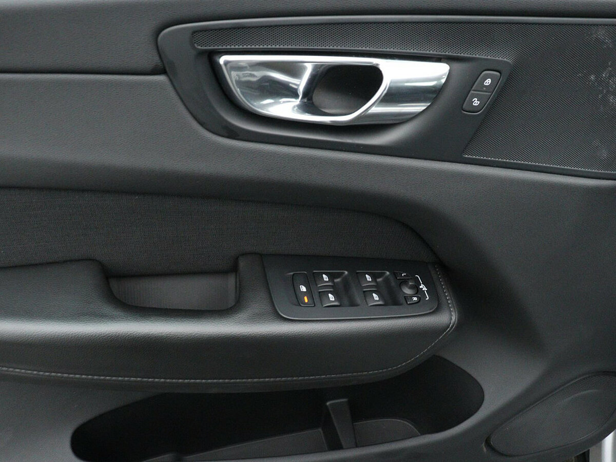 34254985 volvo xc60 2 0 t5 momentum blis parkeercamera alarm 97