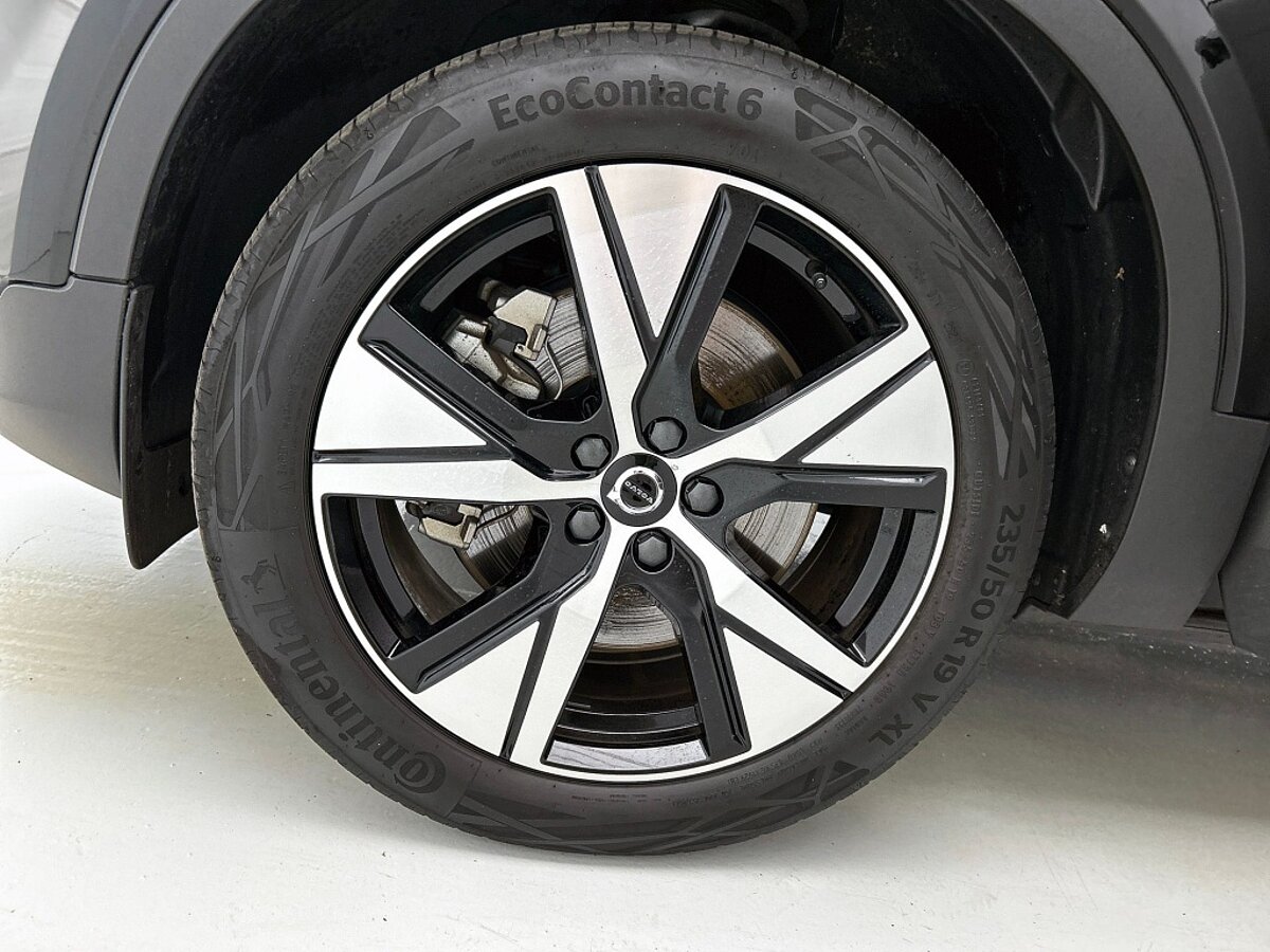 45916107 volvo xc40 1 5 t4 recharge r design harman kardon 06