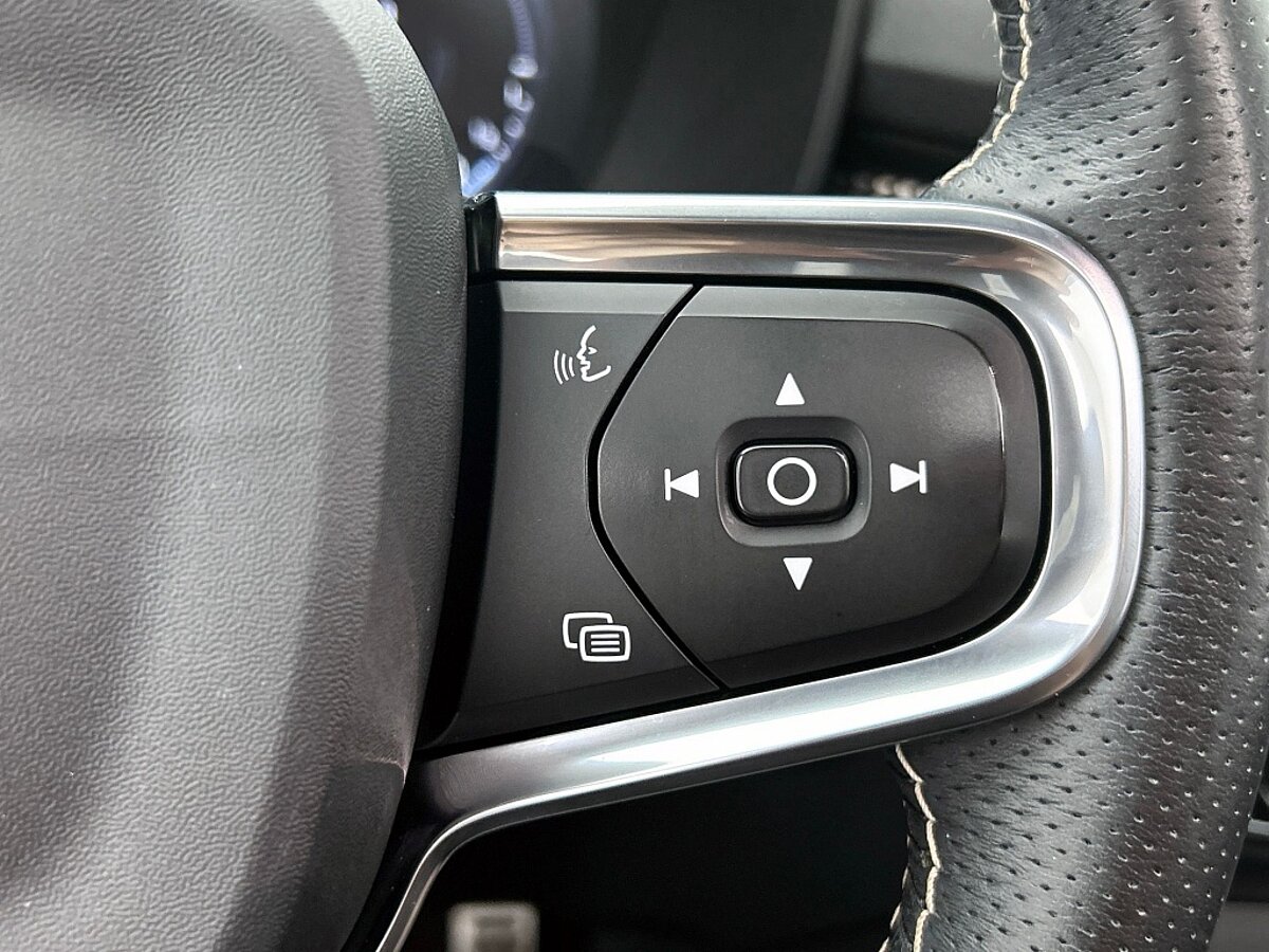 48084423 volvo xc40 1 5 t5 recharge r design 15