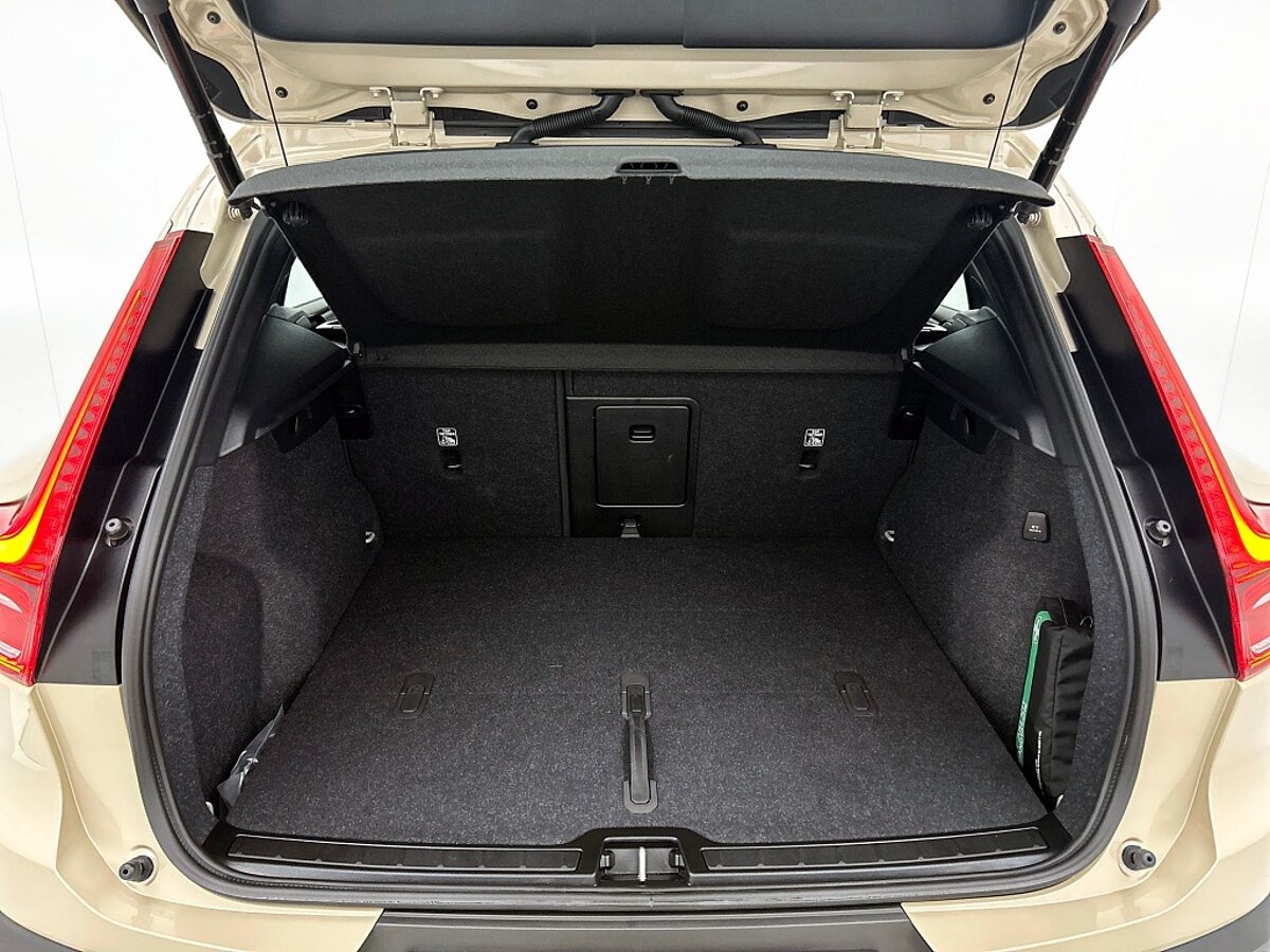 47569062 volvo xc40 2 0 b4 plus dark trekhaak harman kardon 40