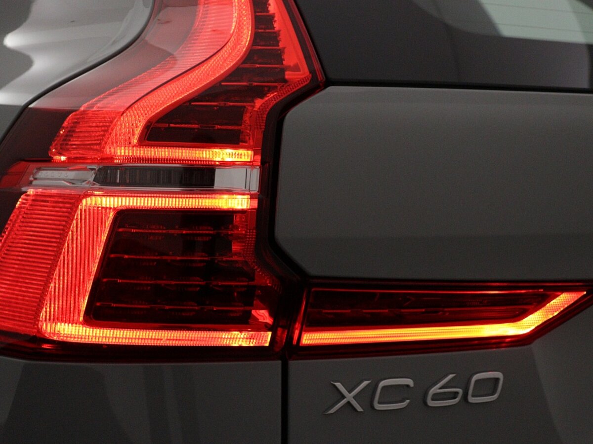 43680818 volvo xc60 2 0 t8 awd plus dark harman kardon 59