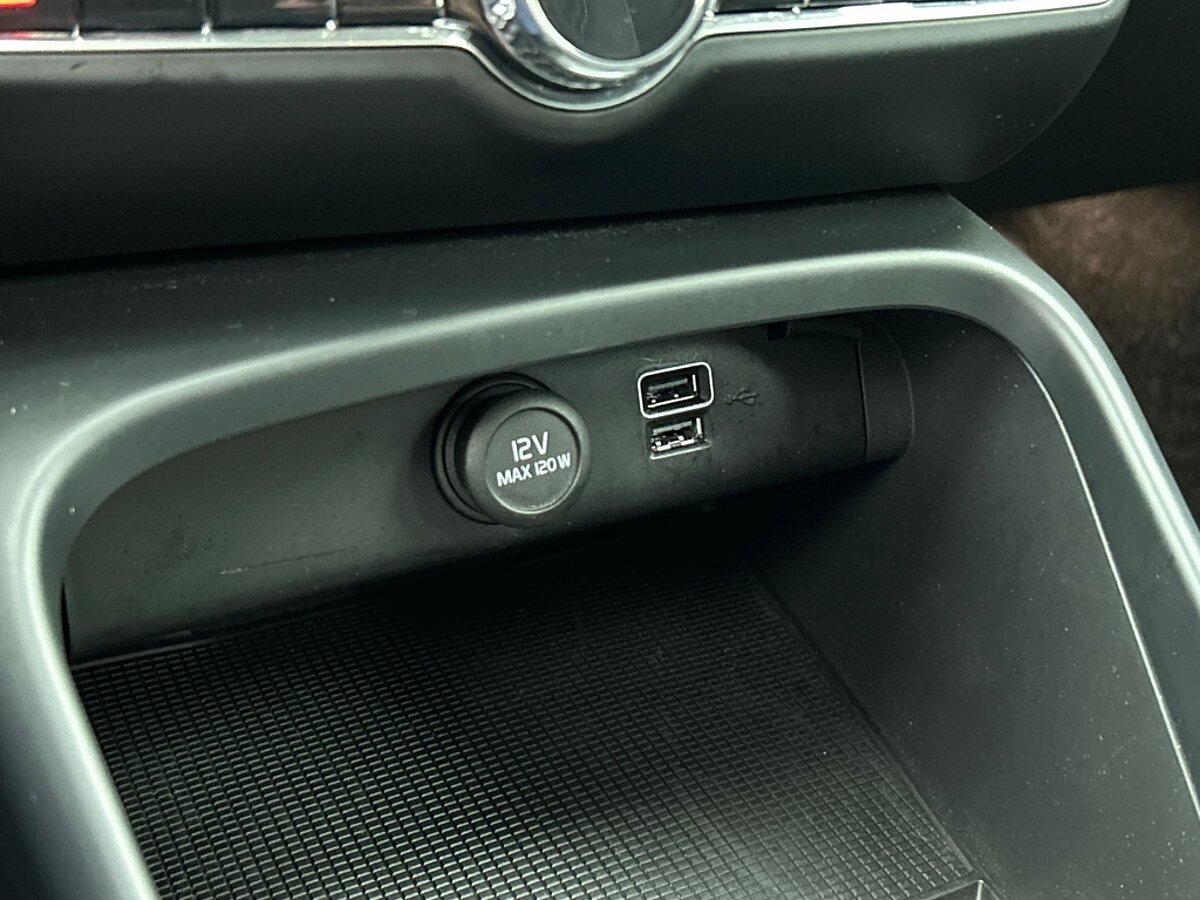 48792440 volvo xc40 t3 momentum pro camera elektrische klep styling kit 82