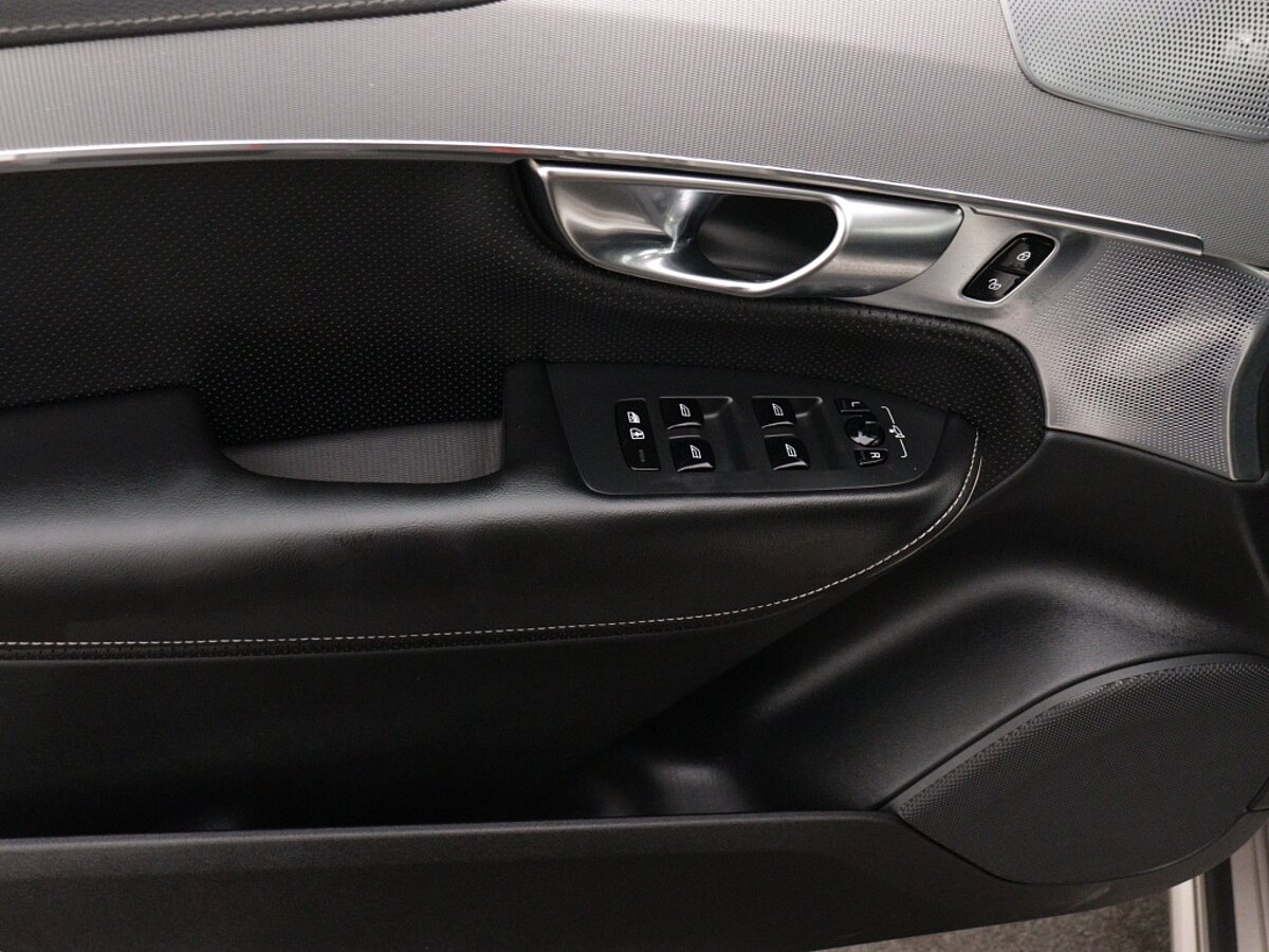 49105657 volvo xc90 2 0 t8 awd ultra dark luchtvering 22 inch lm velgen trekha ea827e