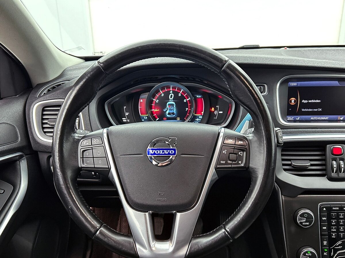 49112989 volvo v40 1 6 t4 summum climate pack memory seats leder 58