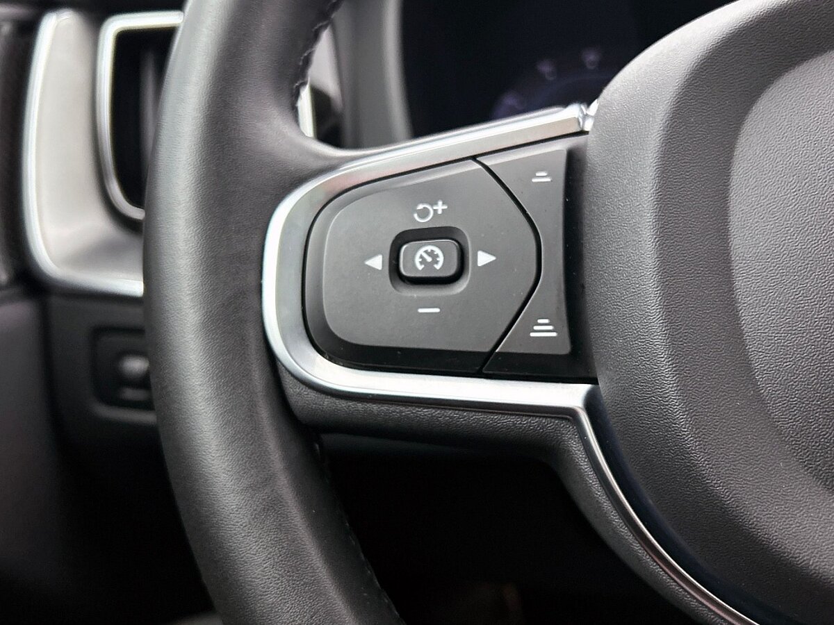 49424857 volvo xc60 2 0 t6 plug in hybrid awd inscription 04