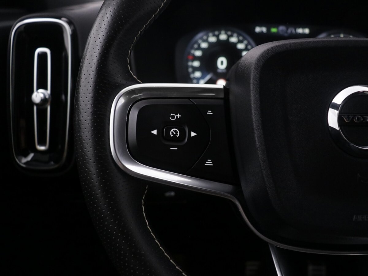 35475620 volvo xc40 2 0 t4 r design 0b7042