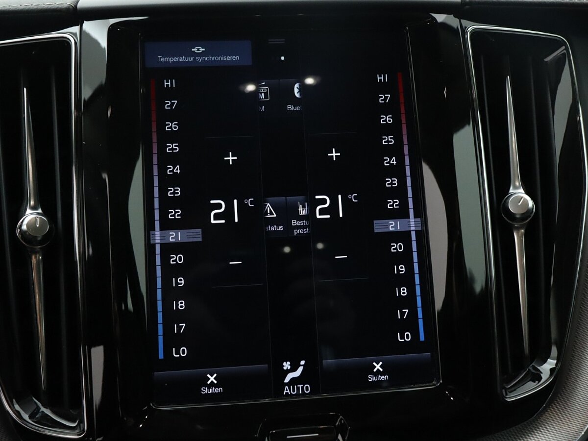 36110625 volvo xc60 2 0 b5 inscript 3f8d8f
