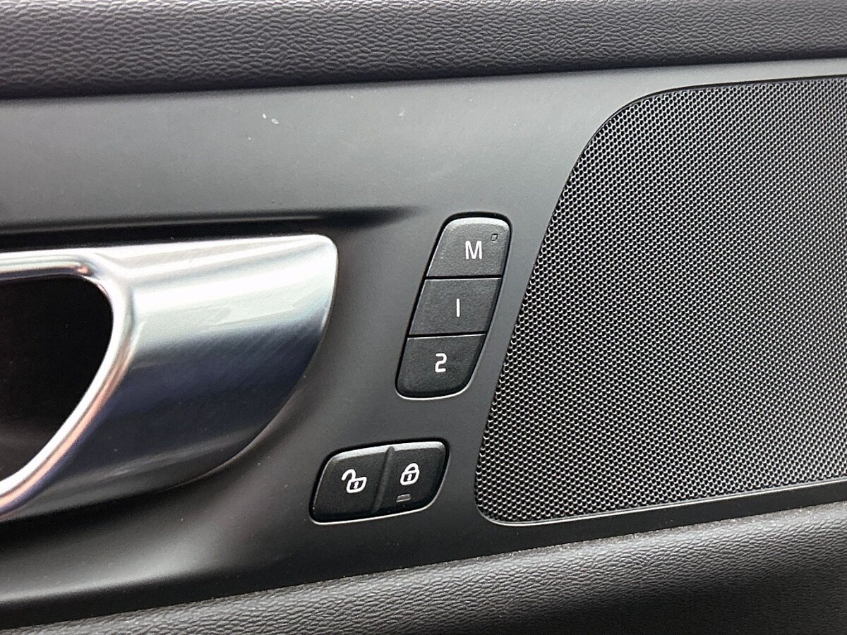 45734638 volvo v60 b4 plus dark 19 lm panoramadak 9 09