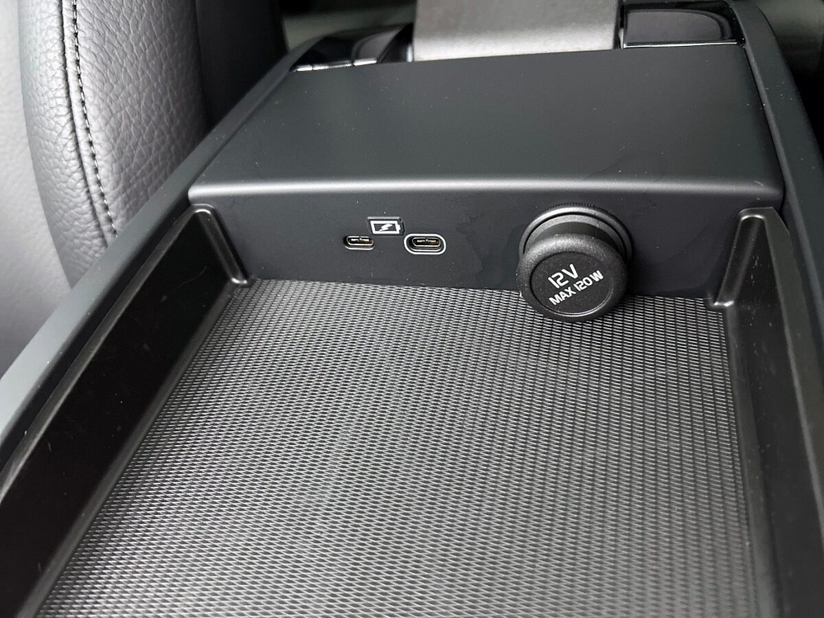 49250153 volvo v60 2 0 t8 awd ultra dark trekhaak panorama dak leder 71