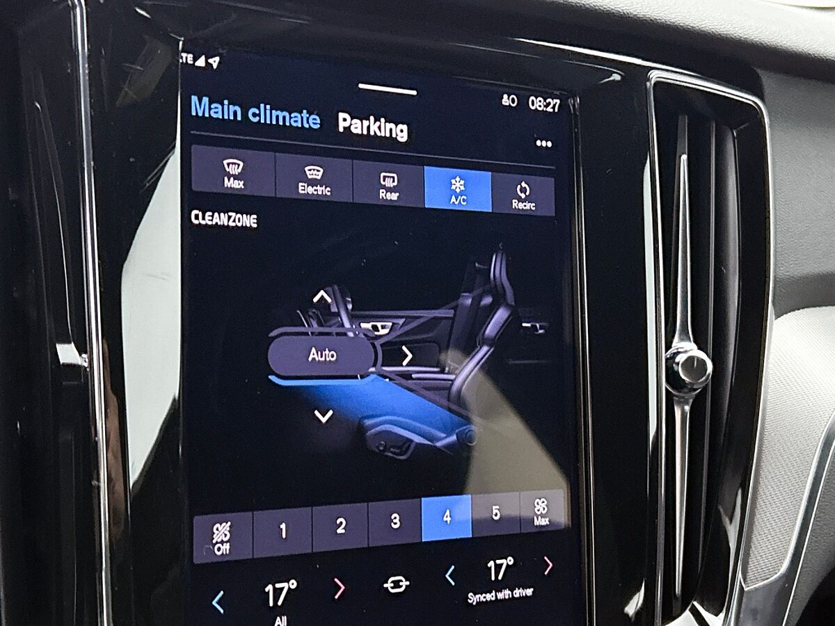 49833852 volvo v60 2 0 t6 awd plus dark trekhaak leder camera 360 harman ka 9 02